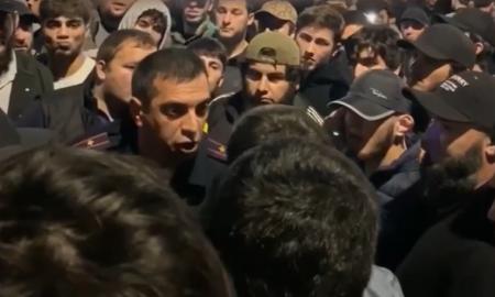 „Ėjau į kiekvieną kambarį, kiekvieną asmenį patikrinau, pažiūrėjau į pasą...“ Rusijoje prasideda beprotybė (Video)