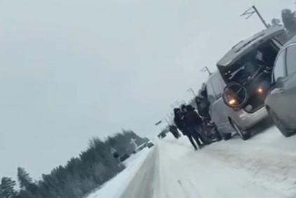 „50 km od Finlandii. Akcja jest organizowana przez władze rosyjskie”. Na północy zaczynają się poważne wydarzenia (zdjęcie, wideo).