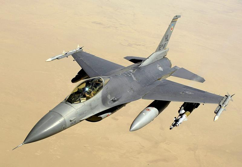 [ŽT] F-16 vil snart være i kamp.  Nordmenn sender fly i formasjon, piloter er klare