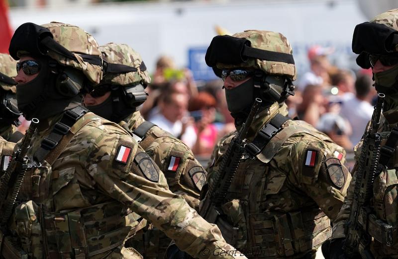 Nastąpiło natarcie rosyjskie na armię polską.  Uderzony specyfikacjami ABW.  polecenie siły