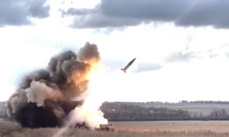 „Nušlavė okupantus su visais jų sraigtasparniais.“ Ukrainiečiai demonstruoja ATACMS galią (Video)
