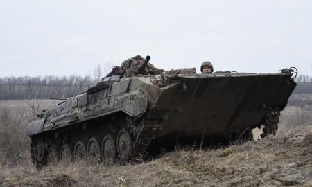 36 tankai, 12 šarvuočių. Milžiniškas rusų puolimas. Beprotybė, kas dedasi Avdijivkoje (Foto)