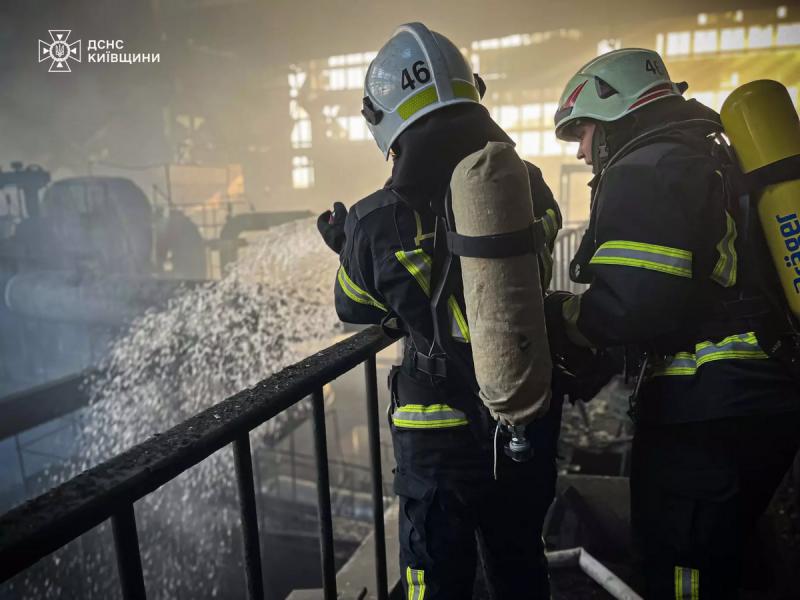 Ukrainos ugniagesiai gesina šiluminę jėgainę