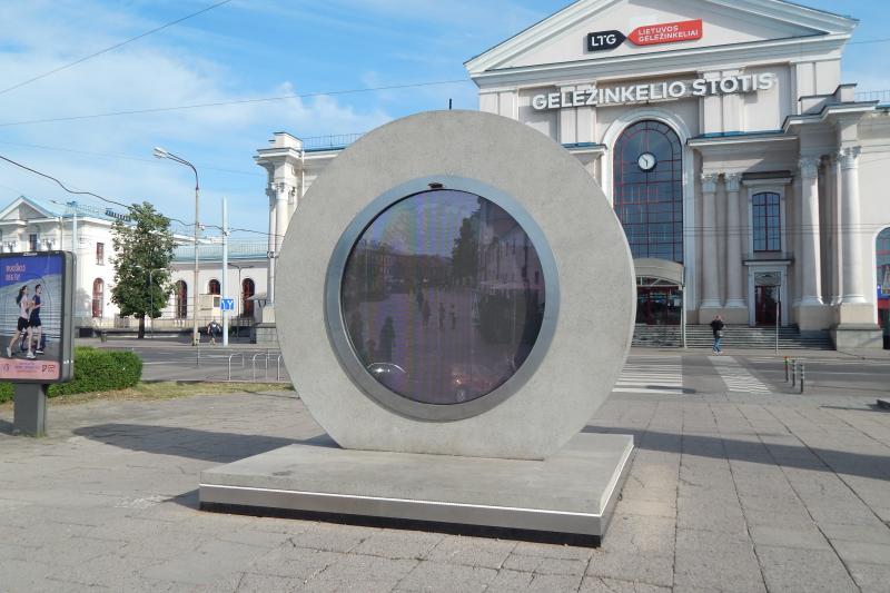 Vilniaus Portalas prie geležinkelio stoties
