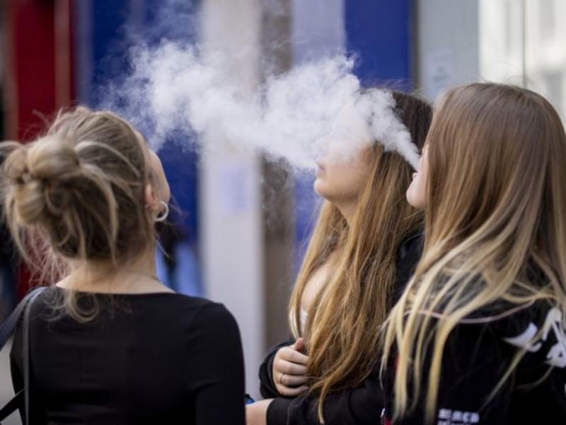 PSO tyrimas parodė, kad tarp Lietuvos vaikų įprastų cigarečių vartojimas mažėja, o elektroninių auga.