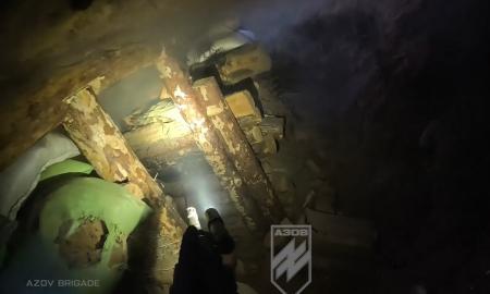 [ŽT] N-18! „Tiesiu šūviu į galvą.“ „Azovo“ kovotojas užėmė okupantų pozicijas (Video)