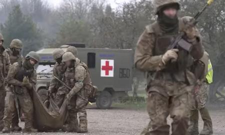 „Ten buvo 45 000 Ukrainos karių.“ JK skelbia pavojų