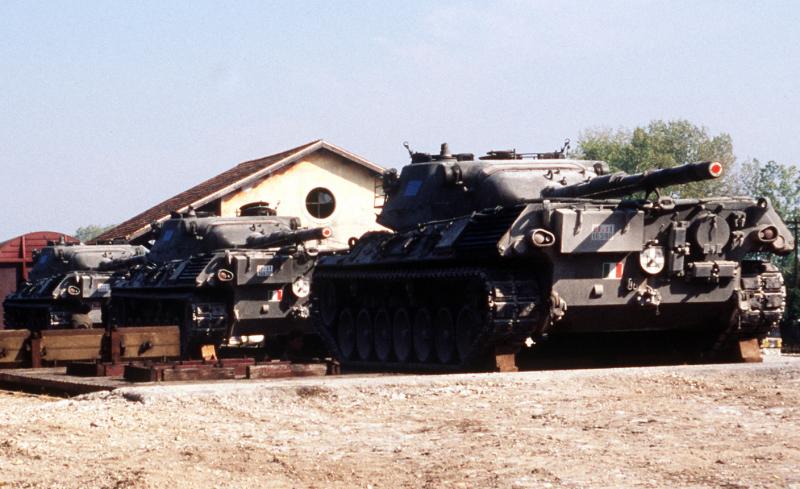 Italijos „Leopard 1A5“ tankai 1990 metais