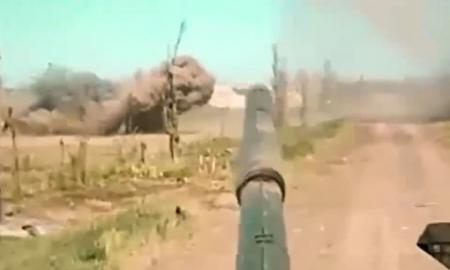 [ŽT] „Kaip žiurkės. Į medžioklę pasileido tankas...“ Beprotybė fronte (Video)