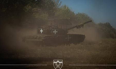 „Į Ukrainą atvyko beveik 300 tankų“