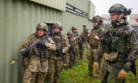 „Sausumos pajėgos dvigubina karių skaičių.“ Prasideda svarbi operacija