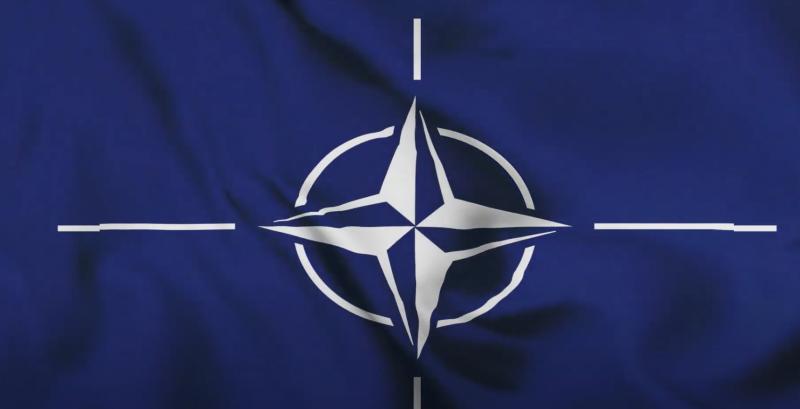 NATO vėliava