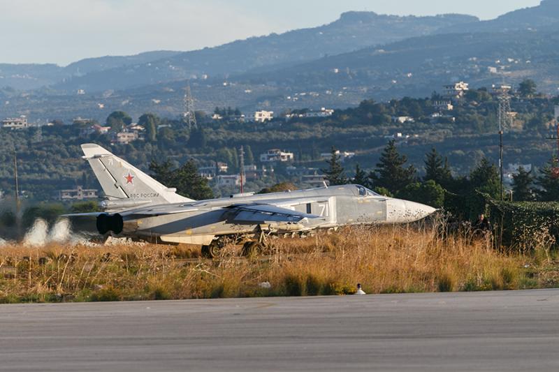 Rusijos Su-24 Chmeimimo aerodrome Sirijoje, 2015 m.