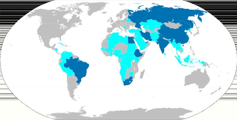 BRICS narės - tamsiai mėlyna. Turkio spalva - potencialios narės