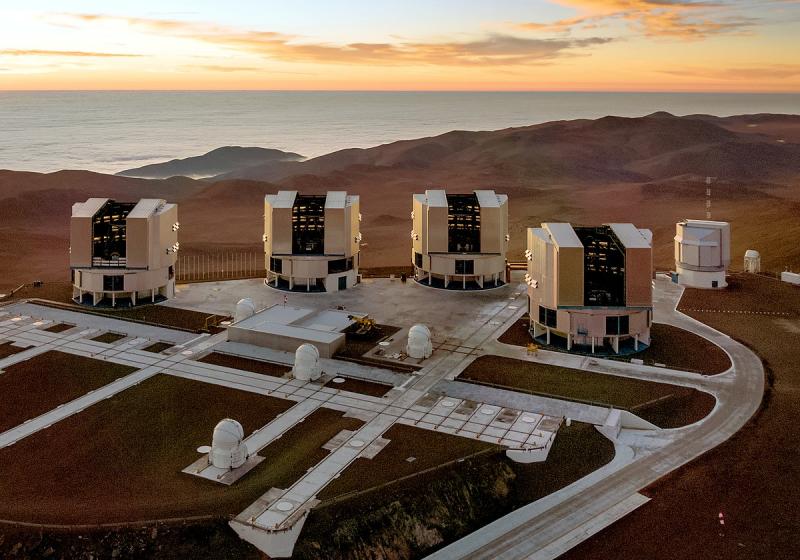 didelis teleskopas (Very Large Telescope, VLT)