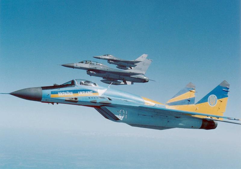 Ukrainos  MiG-29 ir JAV F-16, 1992 m.