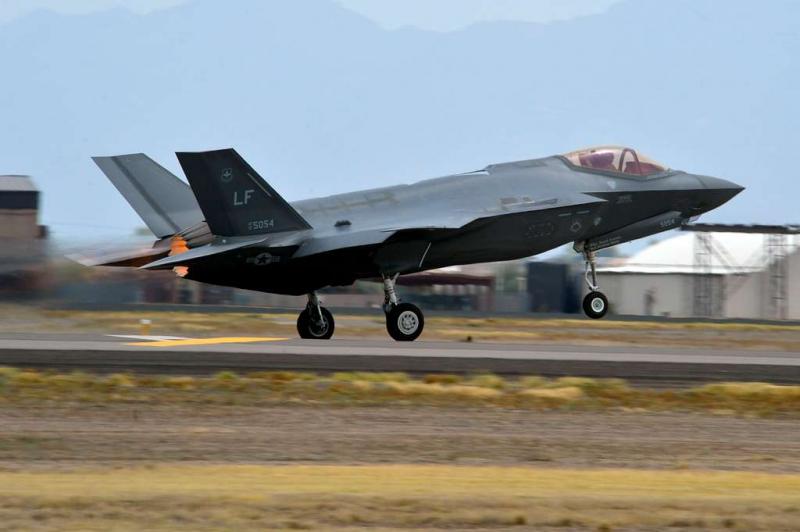 F-35 (asociatyvi nuotr.)