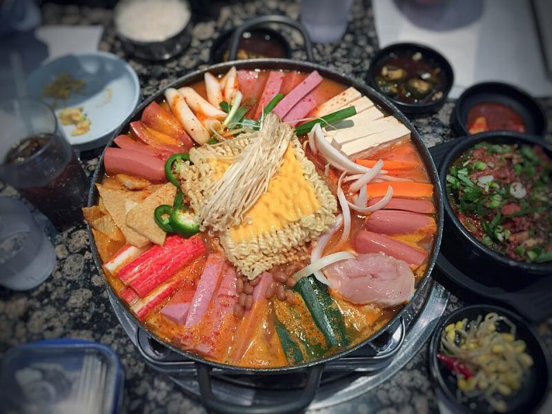 Budae-jjigae