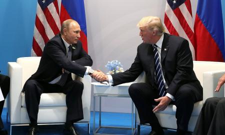 Trumpas gavo ypatingą Rusijos dovaną. „Nemanau, kad Putinas yra blogiukas“ (Foto, Video)