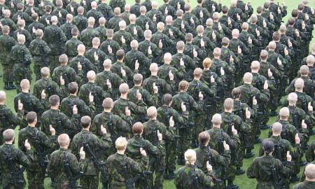 NATO šalis nepasitiki sąjungininkais. -20 %. Naujausia apklausa