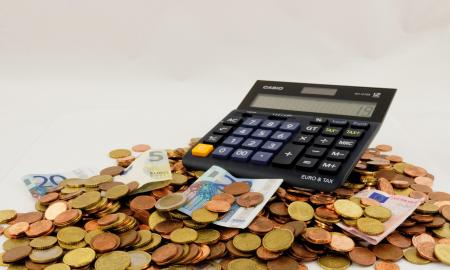 „Nuo realybės skiriasi 582 proc.!“ Tyrimai patvirtino. Štai kas išpučia jūsų elektros sąskaitą