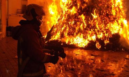 „Daugiau kaip 100 komandų. 12 lėktuvų. Skubiai evakuojami žmonės“
