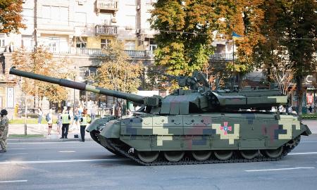 JAV pastebėtas ukrainietiškas tankas T-84. Ką jis ten veikia? (Video)