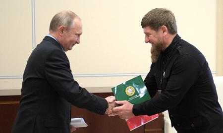 Putinas priėmė sprendimą dėl Kadyrovo. „Įsakymą įvykdysiu“