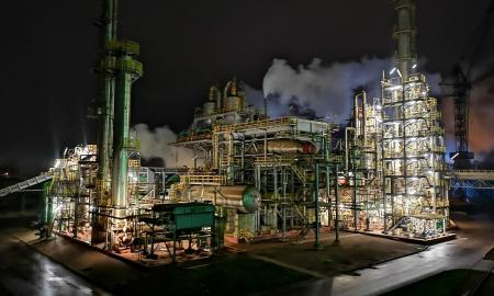 „Achema“: „Stabdome gamybą“