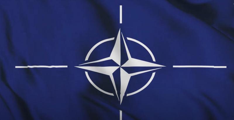 NATO vėliava