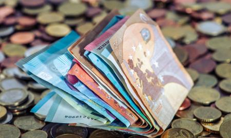 Lietuva eurą įsivedė prieš 10 metų. O kaip kainos? Palygino su Lenkija
