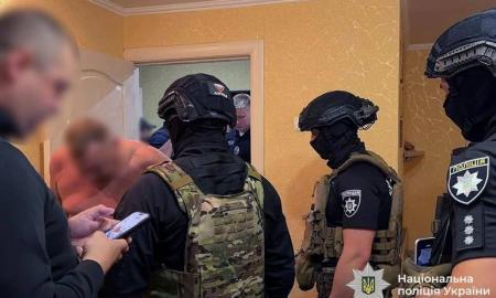 „Kartais peiliu, pipirinėmis dujomis ir net plaktuku!“ Problema tokia didelė, kad Ukrainos sausumos pajėgų vadovybė nebeištvėrė