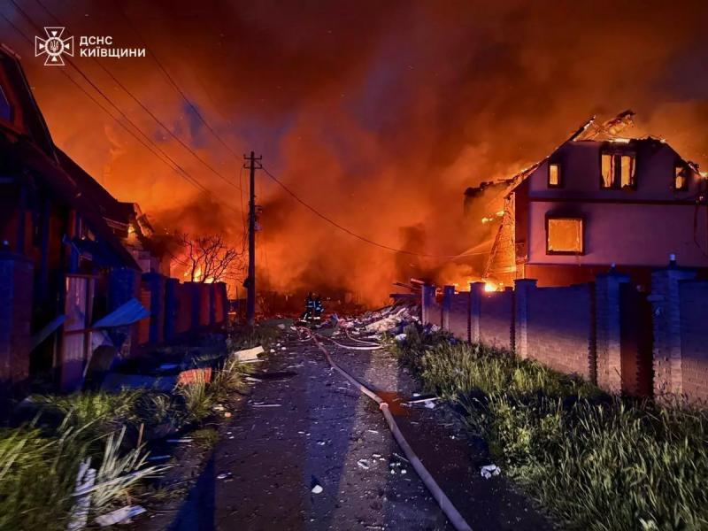 Gyvenamieji namai Kyjive po rusų raketų atakos