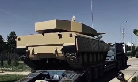 „Jie atskleidė ateities tanką.“ Neatspėtisite, iš kur! (Foto, Video)