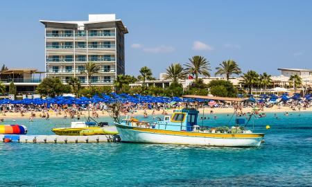 Ruoškitės. Rusų turistai „okupuoja“ Europą. Jie nusitaikė į lietuvių pamėgtus kurortus