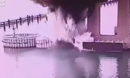 Trečias smūgis! Ukraina susprogdino Krymo tiltą! (Video)