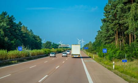 Ignoruojate šį ženklą? Galite sumokėti iki 1 000 eurų baudą. Ženklas su oranžiniu sunkvežimiu vis dar stebina (Foto)
