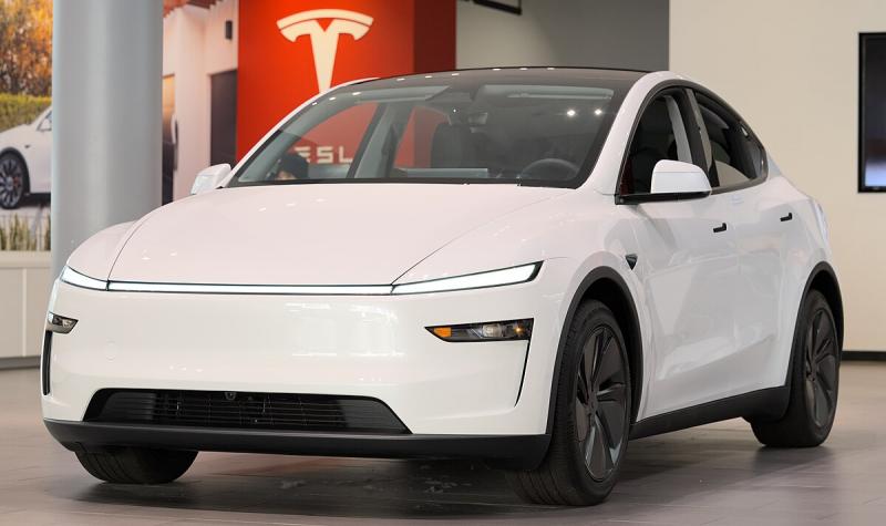 Tesla Model Y 2025