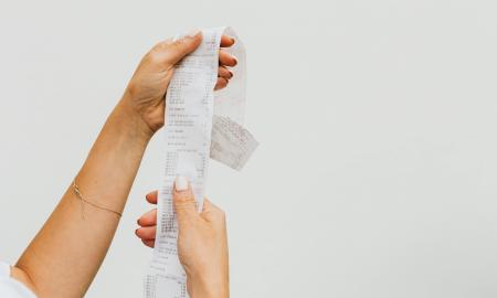 Parduotuvėje imate kvitą? Ekspertas įspėja apie rimtą pavojų. „Užtenka vos kelių sekundžių“
