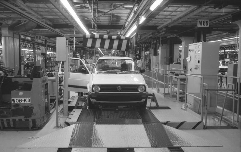 Automobilių gamykla Vokietijoje, 1988 m.