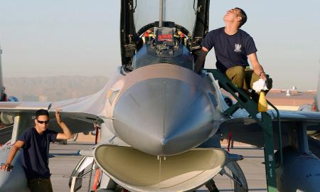 F-13, F-17, F-19. Prasideda neįtikėtini įvykiai