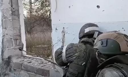 „Vienas po kito. Neįtikėtina. Rusijos armija pasiduoda“
