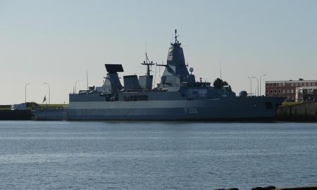 „Su raketomis. Įplaukia Rusijos karo laivas.“ Kažkas vyksta