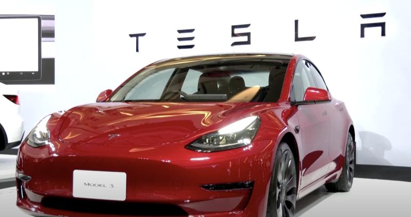 „Tesla“ automobilis