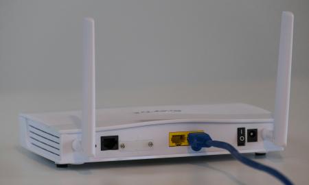 Seka žmones per sienas. Tereikėjo Wi-Fi
