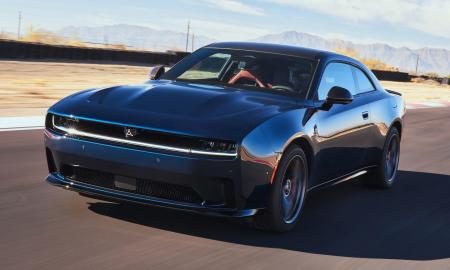 „Dodge“ – krachas. Pardavimai smigo per pusę. Kas vyksta?