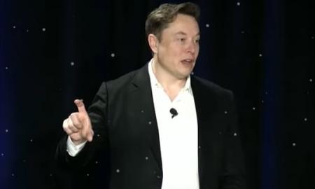 Katastrofiškos naujienos Muskui. „Tesla“ praras milijardus dolerių. „Eisim į minusą“
