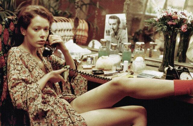 Kadras iš filmo „Emmanuelle“ (1974)