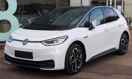 „172 000 km! Spaudėm maksimumą.“ Vokiečiai patikrino, kas lieka iš elektromobilio baterijos