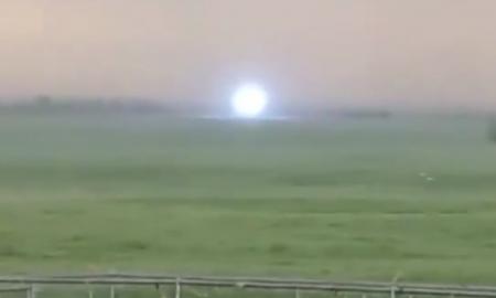 Užfiksuotas keistas šviesos kamuolys. Ne kamuolinis žaibas. Mokslininkai apšalę (Foto, Video)